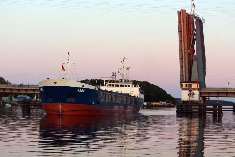 Difference between charter party and bill of lading which applies to the charter contract in Wellington in New Zealand